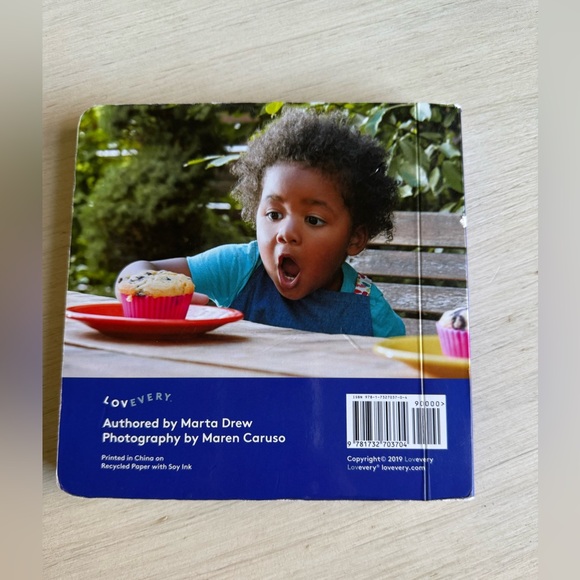 Lovevery Making Muffins Flip Board Book The Helper Play Kit Months 25, 26, 27 - Picture 2 of 9